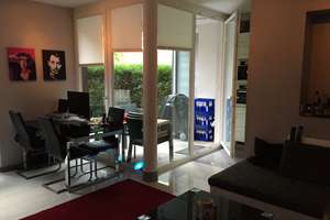 Moderne und hochwertig ausgestattete 2-Zimmerwohnung mit 2 Terrassen und eigenem Gartenanteil