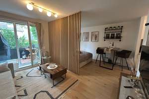 Komplett neu möblierte, frisch renovierte, helle 1-Zi-Whg im Hochparterre mit Balkon und neuer Küche