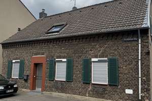 Altes Bauernhaus (Rheinnähe ca. 2min): Modernisiertes Einfamilienhaus in Düsseldorf-Lörick