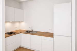 10.6/16.06 besichtigen / Helle 2-Zimmer-EG-Wohnung SZ zum Innenhof mitten in Charlottenburg – Zillestraße 74/76, 10585 Charlottenburg, Berlin – Vorschaubild 2