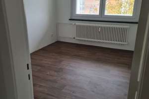 Schöne 3 Zimmer Wohnung, 03. OG. OHNE FAHRSTUHL!!! – Andersenring 16 A, 23560 Moisling, Lübeck – Vorschaubild 4
