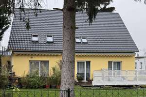 Einfamilienhaus mit vermieteter Einliegerwohnung in Schöneiche bei Berlin