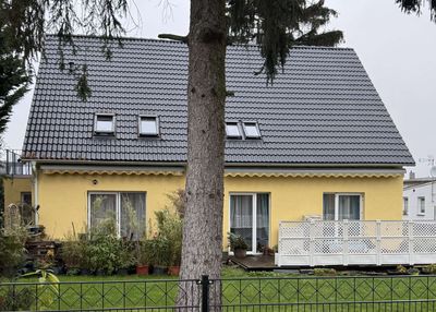 Einfamilienhaus mit vermieteter Einliegerwohnung in Schöneiche bei Berlin