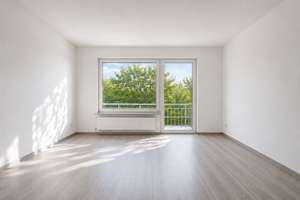 Essen: Renovated 3-room apartment, approx. 6% ROI, Commission-FREE – Die vollständige Adresse der Immobilie erhältst du vom Anbieter., 45127 Stadtkern, Essen – Vorschaubild 2