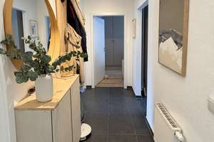 Helle 3-Zimmer-Wohnung mit sonnigem Balkon und verfügbarem Stellplatz im Dortmunder Kreuzviertel – 44139 Westfalenhalle, Dortmund – Vorschaubild 2
