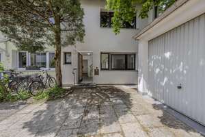 Familienparadies: Gepflegt und bezahlbar! Bezugsfreies Reiheneckhaus mit großem Garten und Garage – Die vollständige Adresse der Immobilie erhältst du vom Anbieter., 81241 Am Westbad, München – Vorschaubild 3