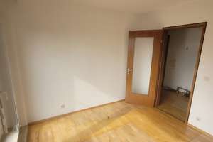 von Privat: Ruhige 3-Zi. DG Wohnung (86qm), Balkon, EBK, Gäste-WC, TG-Stellplatz, keine Maklergebühr – Die vollständige Adresse der Immobilie erhältst du vom Anbieter., 70619 Riedenberg, Stuttgart – Vorschaubild 11