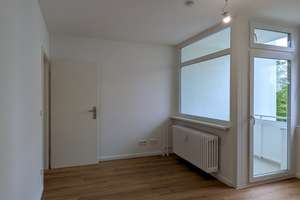 Schicke 2-Zimmer-Wohnung mit Balkon in guter Lage – Akazienallee 53-55, 14050 Westend, Berlin – Vorschaubild 2