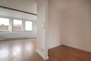 Exklusive 2-Zimmer-DG-Wohnung mit EBK in Hannover – Bronsartstr. 40, 30161 List, Hannover – Vorschaubild 4