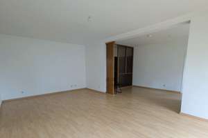 Eigenheim gesucht? Helle 3-Zimmerwohnung mit Balkon und Garage! – Wallstadter Str. 52, 68259 Feudenheim, Mannheim – Vorschaubild 4