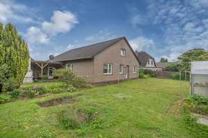 Charmantes Familiendomizil mit viel Platz und Potential – Friesland (Kreis) – Vorschaubild 4