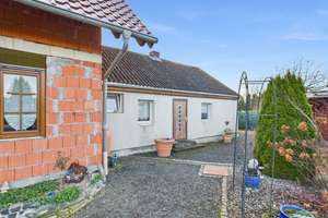 ***Wohnhaus mit zwei Gebäudeteilen in Obersuhl zu verkaufen*** – Die vollständige Adresse der Immobilie erhältst du vom Anbieter., 36208 Wildeck – Vorschaubild 3