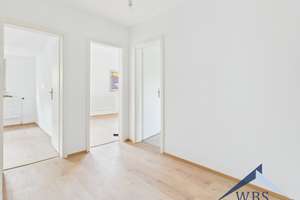 Frisch sanierte 3-Zimmer-Dachgeschosswohnung mit großzügiger Wohnküche und Gemeinschaftsgarten – Halfmannswiese 63, 44879 Dahlhausen, Bochum – Vorschaubild 2