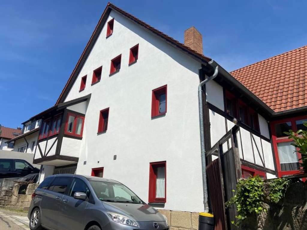Immobilie in Schlaitdorf - Liebhaberobjekt! Außergewöhnliche 4-Zi-Maisonettewohnung mit Terrasse in Schlaitdorf! - Bild 1