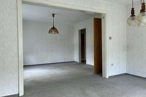 Gepflegtes Einfamilienhaus mit Garage auf großem Grundstück in Siegen- Gosenbach  – 57080 Gosenbach, Siegen – Vorschaubild 13