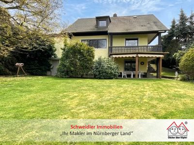 Gartentraum auf über 1.000 m²! Einfamilienhaus mit Doppelgarage im beliebten Ortsteil Lauf-Schönberg