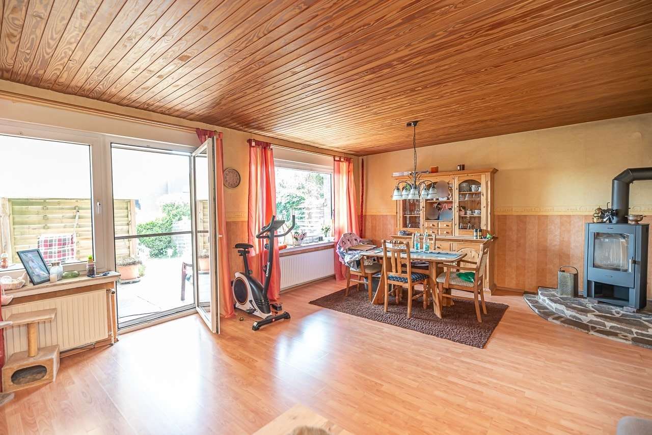 Immobilie in Zetel - Vielseitige Nutzung im Herzen Zetels - Bild 7