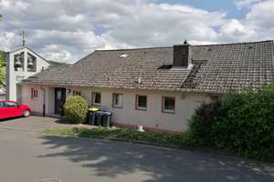 Kirchengebäude Heenes mit angegliederten Gemeindehaus und Einliegerwohnung – Glockenstraße 6, 36251 Bad Hersfeld – Vorschaubild 2
