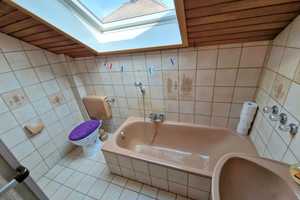 Zweifamilienhaus mit Traumgarten, 2 Garagen, Pool, ausgebautem Souterrain und schöner Aussicht – Wetteraukreis – Vorschaubild 14