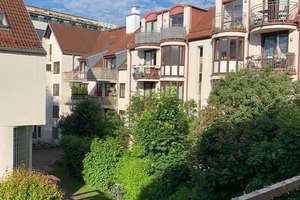 Zwischenvermietung: helle Wohnung im Grünen zwei Zimmer, Balkon & EBK in Maxvorstadt – Erzgiessereistrasse 20, 80335 St. Benno, München – Vorschaubild 1