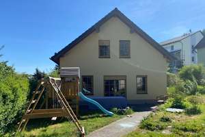 Ein spitze Einfamilienhaus in der Stadt der Spitze zu verkaufen – Die vollständige Adresse der Immobilie erhältst du vom Anbieter., 8527 Hofer Vorstadt, Plauen – Vorschaubild 1