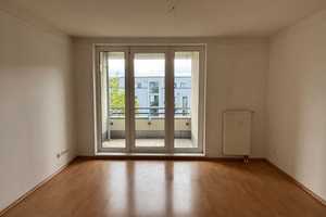 Helle Familienwohnung mit Balkon und Aufzug! – La-Rochelle-Straße 85, 13127 Berlin – Vorschaubild 1