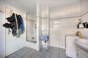 freistehendes Zweigenerationshaus mit Potenzial zum 3 Familienhaus mit ca. 263 qm – Die vollständige Adresse der Immobilie erhältst du vom Anbieter., 42653 Gräfrath, Solingen – Vorschaubild 21