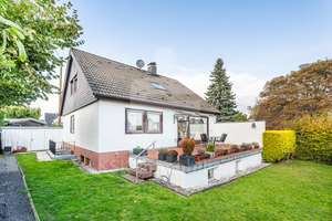 Freistehendes Zweifamilienhaus mit zwei Garagen in der Nähe vom Otto-Maigler-See in 50354 Hürth! – Die vollständige Adresse der Immobilie erhältst du vom Anbieter., 50354 Hürth – Vorschaubild 1