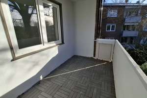 Frisch modernisierte 3-Zim.-Wohnung im 2. OG mit Dusche/Balkon in Düsseldorf-Garath – Paul-Bonatz-Straße 17, 40595 Garath, Düsseldorf – Vorschaubild 2