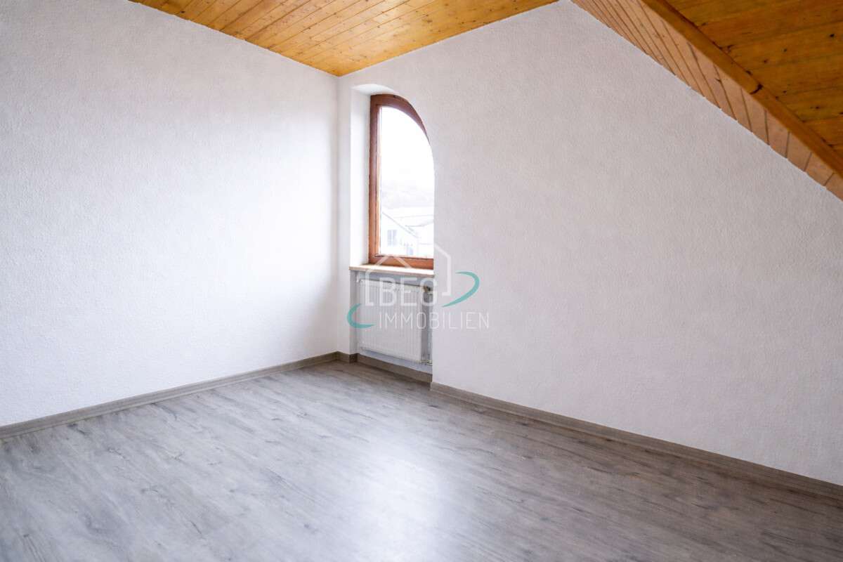 Immobilie in Michelbach an der Bilz - Großzügige Eigentumswohnung mit zwei Garagen in zentraler Lage - Bild 7