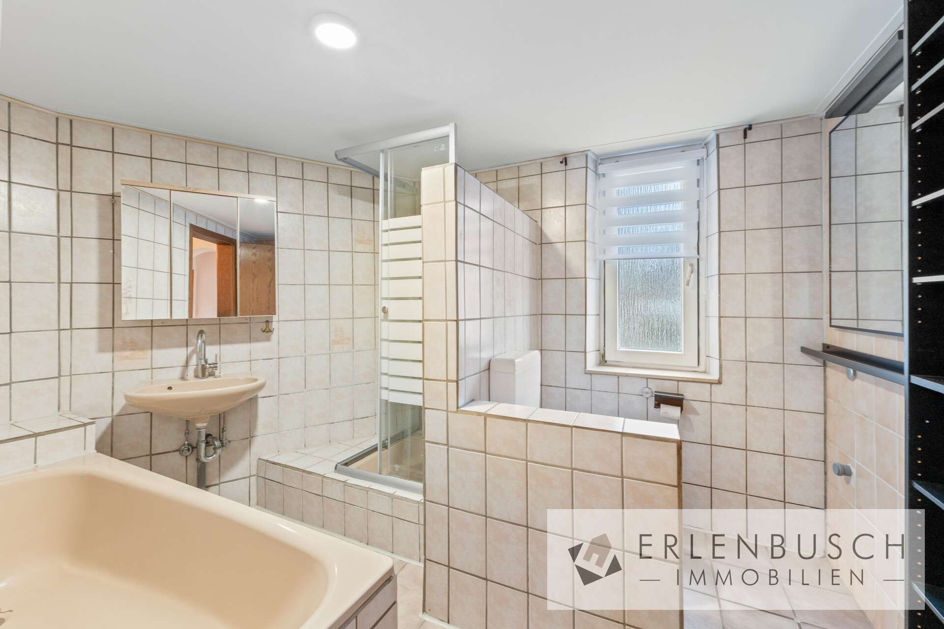 Immobilie in Remshalden - Vielseitig nutzbare 3-Zimmer-Wohnung mit Balkon und Einzelgarage - Bild 8