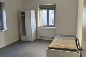 1 Möbliertes WG-Zimmer in 4-Zimmer-Wohnung zu vermieten – Badbrunnenstr. 5, 70374 Im Geiger, Stuttgart – Vorschaubild 2