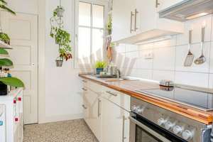 2-Zi-Altbau-Wohnung | Einbauküche | Parkett | Süd-Balkon | in Berlin-Westend – Die vollständige Adresse der Immobilie erhältst du vom Anbieter., 14052 Westend, Berlin – Vorschaubild 2
