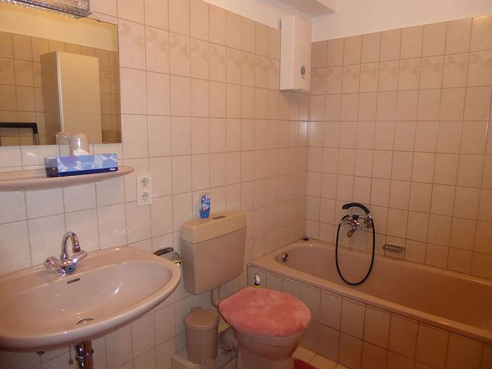 Immobilie in Waldbröl - Wenn Sie gerne Treppen steigen: sonnige Wohnung mit Balkon in gepflegtem Mehrparteienhaus - Bild 4