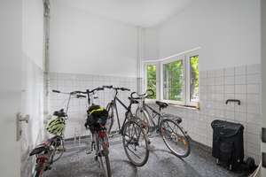 Zentrale Lage trifft frisches Design – 2 Zimmer zur Gartenseite zum Verlieben – Die vollständige Adresse der Immobilie erhältst du vom Anbieter., 12163 Steglitz, Berlin – Vorschaubild 10