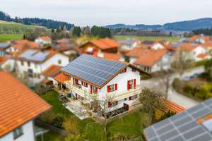 Gepflegtes Einfamilienhaus mit PV-Anlage und Doppelgarage in beliebter Lage von Peiting! – Die vollständige Adresse der Immobilie erhältst du vom Anbieter., 86971 Peiting – Vorschaubild 2