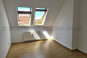 VIDEO - SOMMERMÄRCHEN in GOHLIS. tolle 2-Zimmer. DACHGESCHOSS. LAMINAT. sep. EINBAUKÜCHE. DUSCHBAD – Die vollständige Adresse der Immobilie erhältst du vom Anbieter., 4157 Gohlis-Mitte, Leipzig – Vorschaubild 6