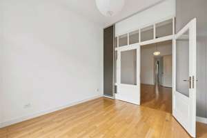 Gründerzeit-Altbau – bezugsfreie 4-Zimmer-Wohnung mit Balkon im Herzen der Bonner Südstadt – Die vollständige Adresse der Immobilie erhältst du vom Anbieter., 53113 Südstadt, Bonn – Vorschaubild 3
