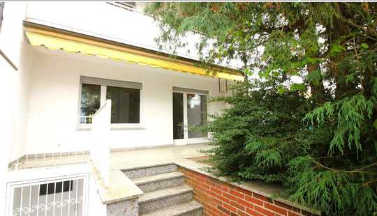 Bild von Reihenendhaus mit großem Garten in Waldrandlage