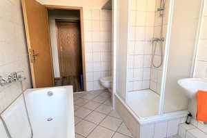 FRISCH RENOVIERT MIT EINBAUKÜCHE, WANNE UND DUSCHE – Faulmannstraße 5a, 39122 Magdeburg – Vorschaubild 4