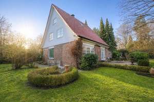 Stilvolles Haus mit historischem Charme und großzügigem Garten – Die vollständige Adresse der Immobilie erhältst du vom Anbieter., 22397 Wohldorf-Ohlstedt, Hamburg – Vorschaubild 21