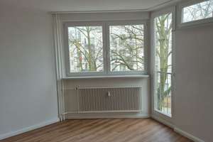 Moderne 2-Zimmer Wohnung im 2. OG mit großem Balkon in Tempelhof  – Die vollständige Adresse der Immobilie erhältst du vom Anbieter., 12105 Mariendorf, Berlin – Vorschaubild 1