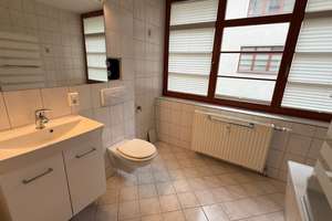 Nachmieter ab 1.10. gesucht ! Moderne EBK - Tageslichtbad - im 1.OG ! – Zeißstraße 74, 9131 Hilbersdorf, Chemnitz – Vorschaubild 6