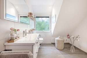 Charmantes Reihenmittelhaus mit vermieteter Erdgeschosswohnung – Die vollständige Adresse der Immobilie erhältst du vom Anbieter., 28199 Hohentor, Bremen – Vorschaubild 21