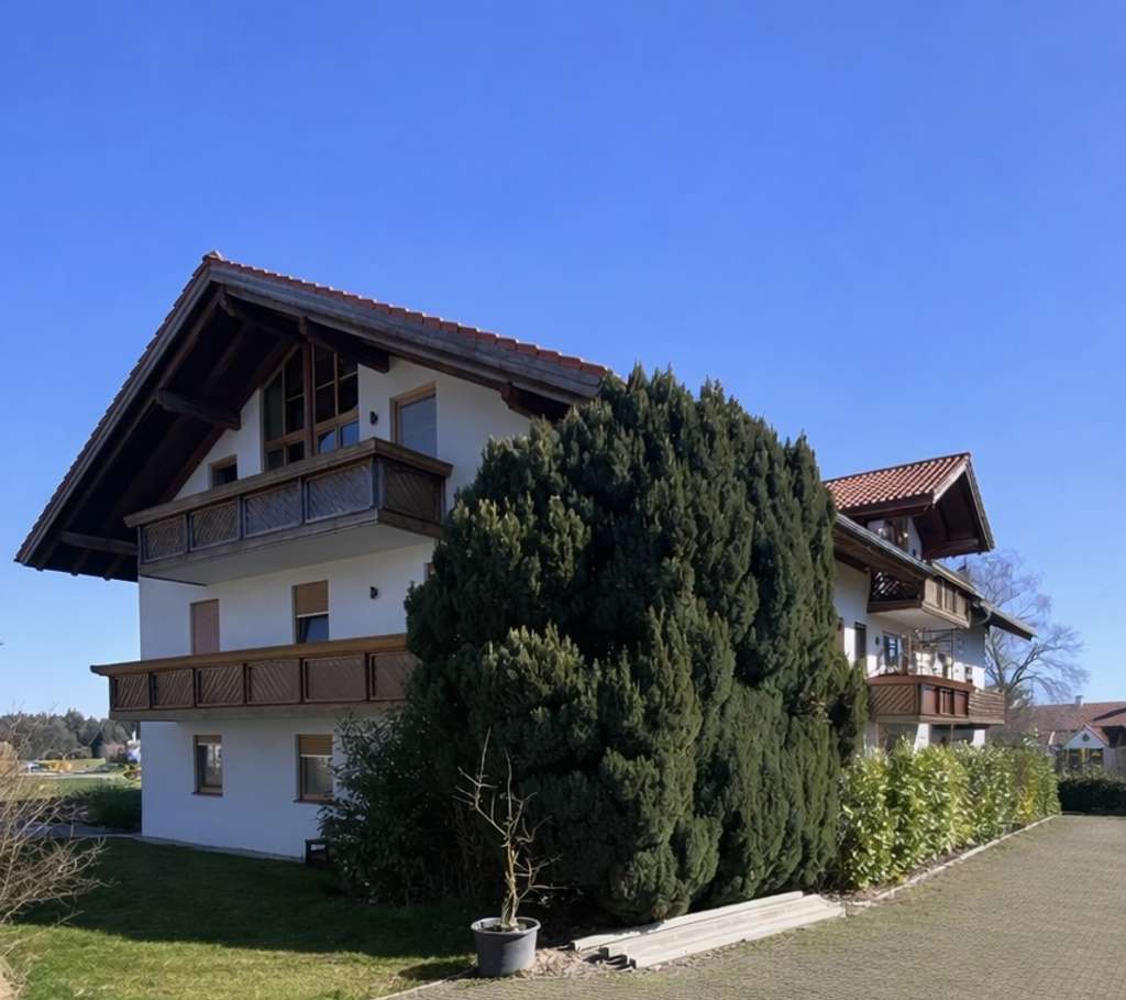 Immobilie in Rott am Inn - Gemütliche 3 Zimmer Dachgeschosswohnung zum Wohlfühlen,  auch als Ferienwohnung geeignet - Bild 1