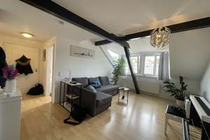 Freistehend! Charmante Maisonettewohnung – Wohnen nahe dem Nerotal! – Stiftstraße 21, 65183 Mitte, Wiesbaden – Vorschaubild 3