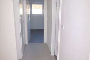 Entspannt wohnen im Grünen: 3 Zimmer mit Balkon und Badewanne – Robert-Schuman-Str. 1, 38444 Detmerode, Wolfsburg – Vorschaubild 4