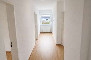 Exklusives Reihen-Endhaus mit zwei Wohneinheiten und Panoramablick über Saarbrücken – flexibel n – Die vollständige Adresse der Immobilie erhältst du vom Anbieter., 66121 Eschberg, Saarbrücken – Vorschaubild 5