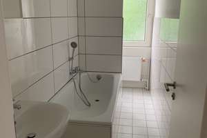 Neu sanierte, geräumige 1-Zimmer-Wohnung mit grosser Wohnküche zur Miete in Wuppertal – Wikinger Str. 4, 42275 Oberbarmen, Wuppertal – Vorschaubild 3