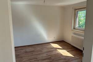 Zentral. Hell. Bezugsfertig – 2 Zimmer mit Wanne und Dusche im Herzen der Stadt – Kaelberanger 1, 38226 Lebenstedt, Salzgitter – Vorschaubild 3